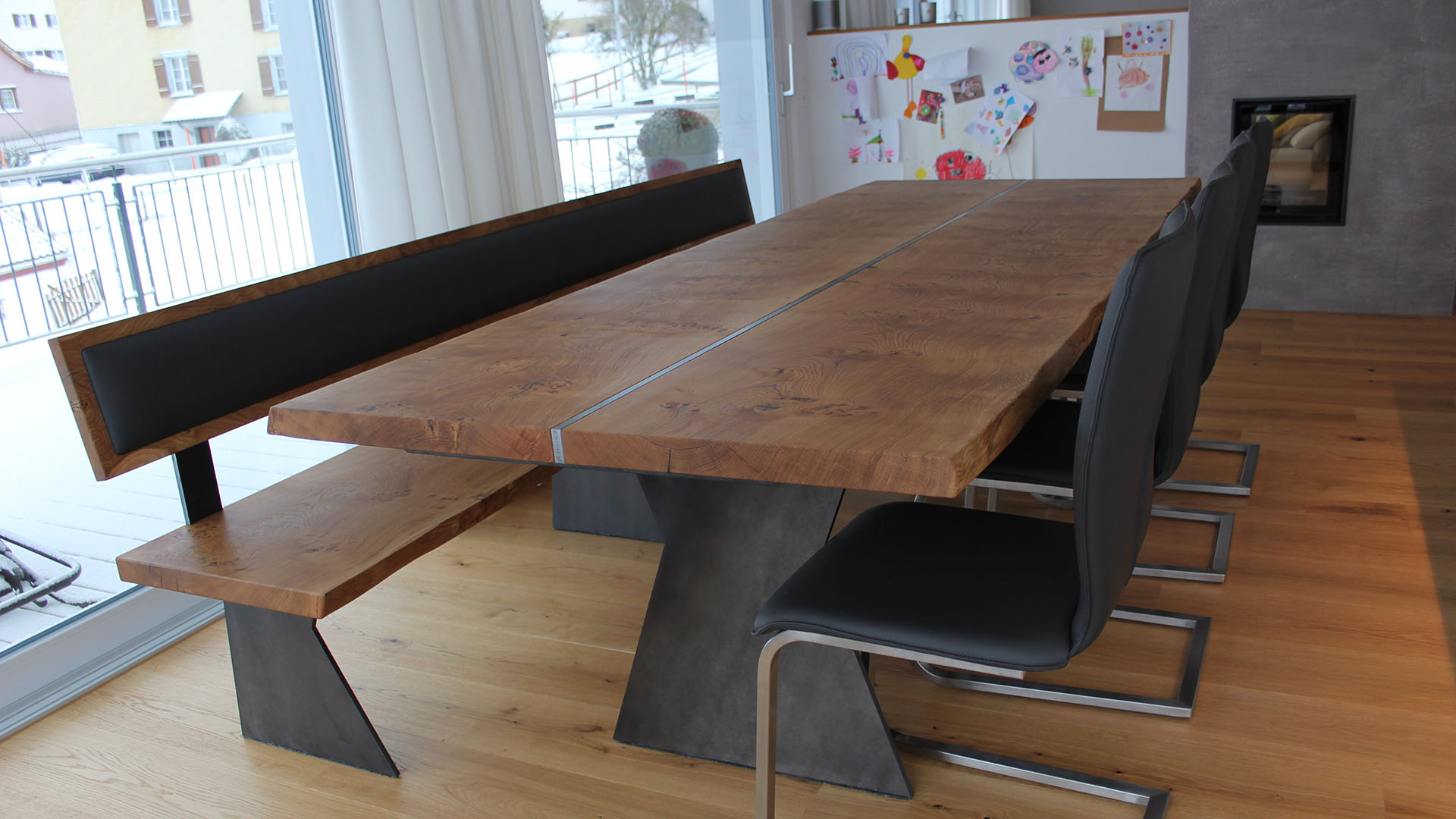 Holztisch